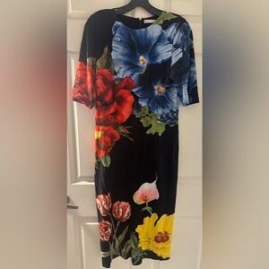 Alice + Olivia
Delora Le Parisien Midi Dress